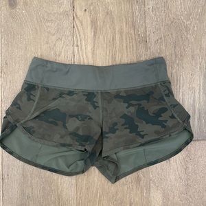 Lululemon Athletica camo run speed short